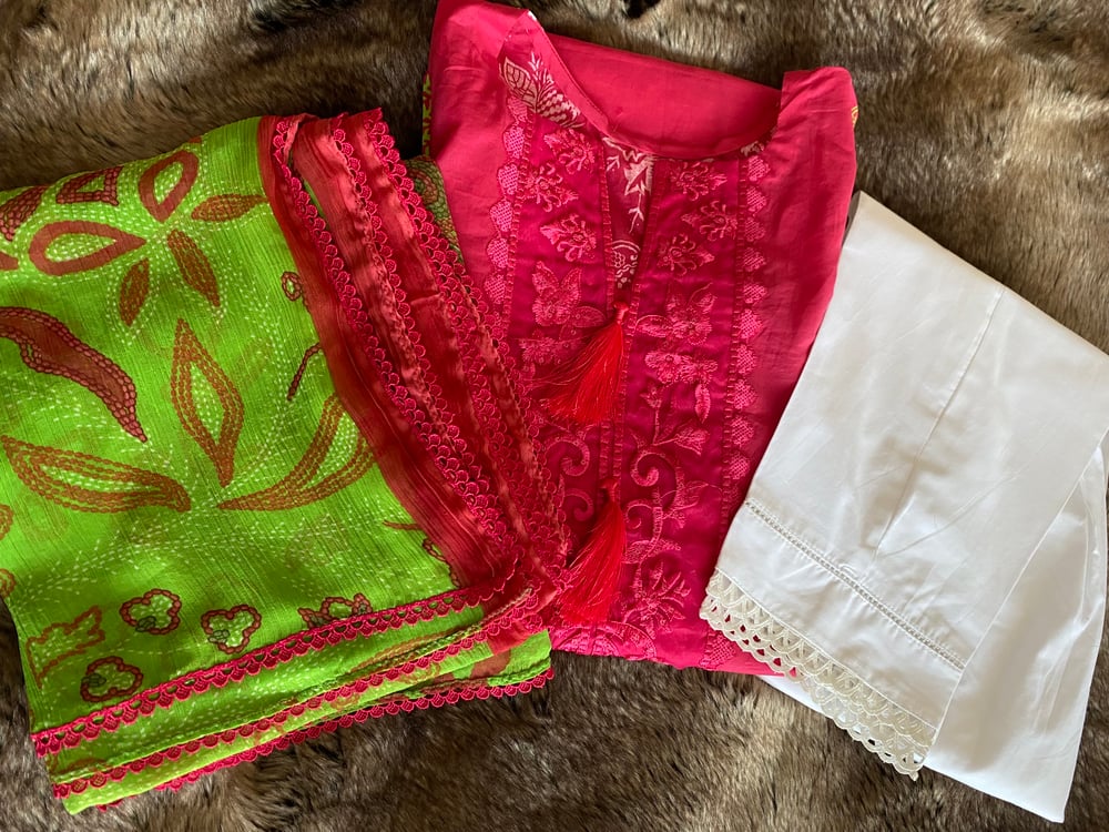 Pink lawn embroidery suit 