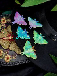 Image 1 of Wisiorek z magiczną ćmą ✨🧚🏻‍♂️