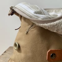 Image 8 of Pochette chanvre et toile militaire beige sable. 