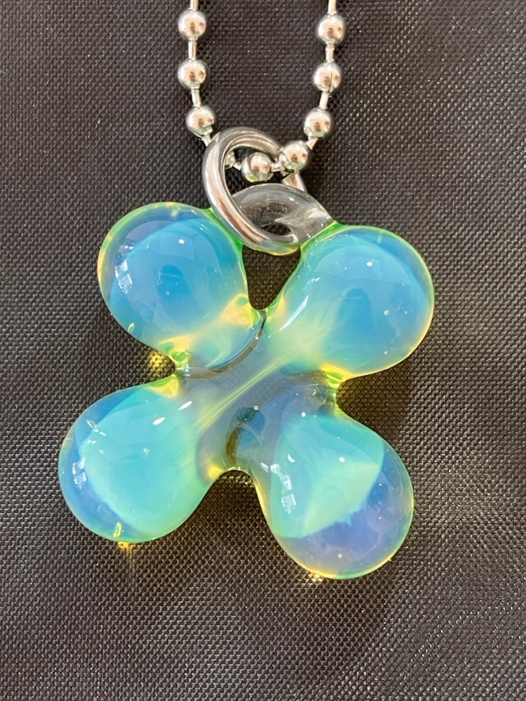 Image of lime over opaline clover