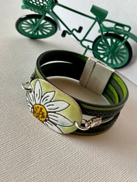 Image 1 of Big Green Daisy 