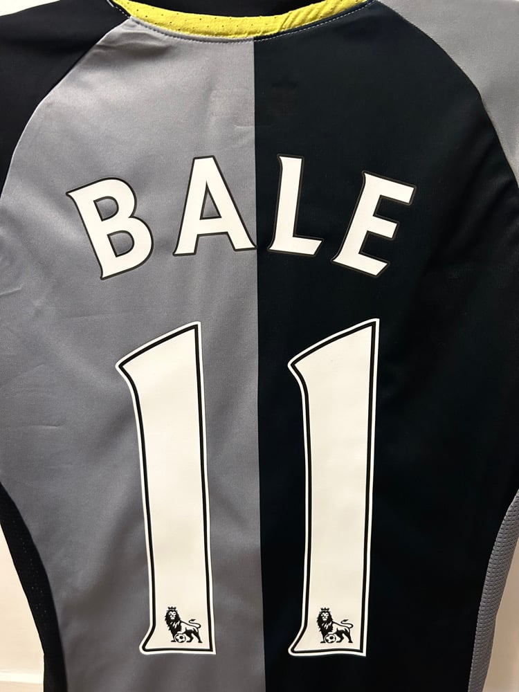 Image of Tottenham Hotspur “BALE 11” 2012/13 Third Shirt + PL patches  (M)
