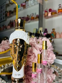 Image 2 of Reine D’ Or Eliza by LE BONHEUR PERFUMES 