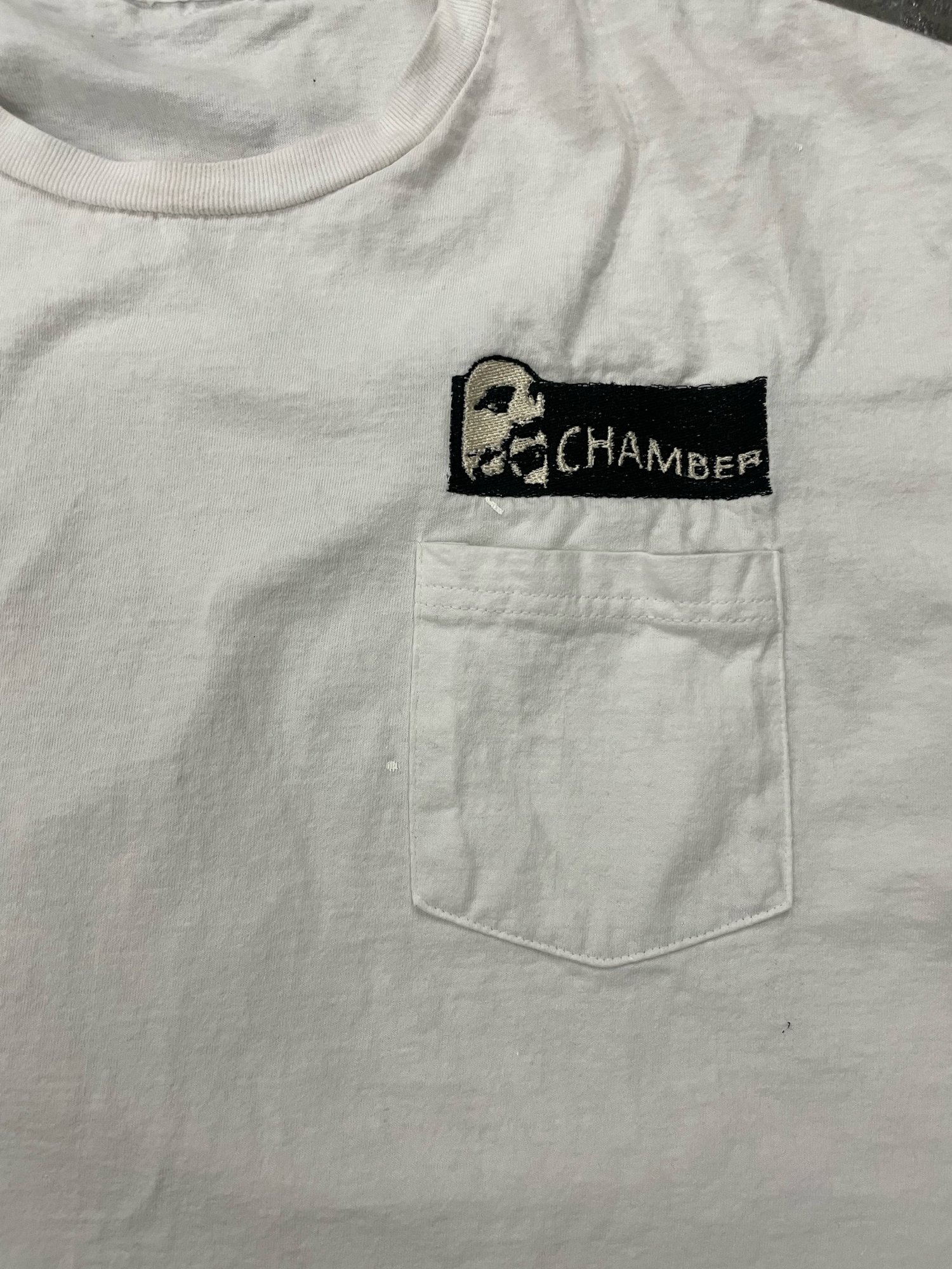 Image of Whisper pocket T white 1/1