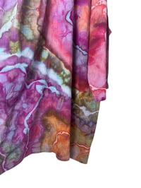 Image 10 of 1XL Cotton Pocket Forager Top in Rio Geode Ice Dye