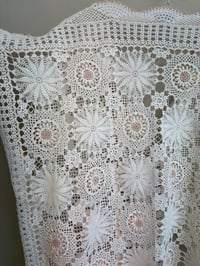 Image 7 of Daisy shirt, white (one size)