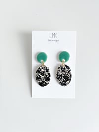 Paire de boucles d’oreilles céramique TOTEM OVALA GM lagon foncé 