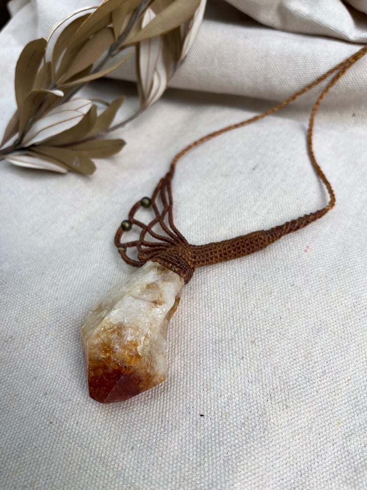 Image of Macrame necklace with citrine and copper 