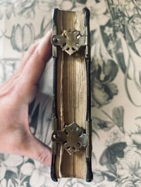 Image 4 of Missel avec fermoirs en métal, tranche dorée à la feuille d'or