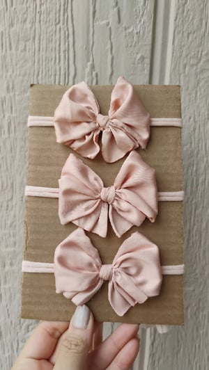 Image of Still bows