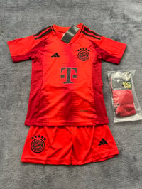 Image 1 of Bayern Munich red - plain 