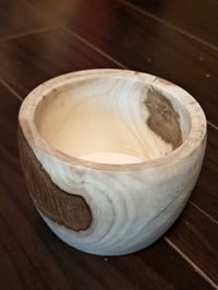 Image 2 of Mid sized bowl