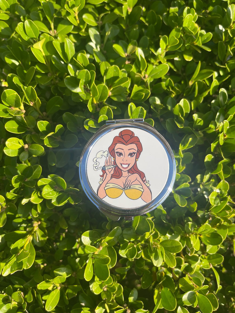 Belle Compact mirror 