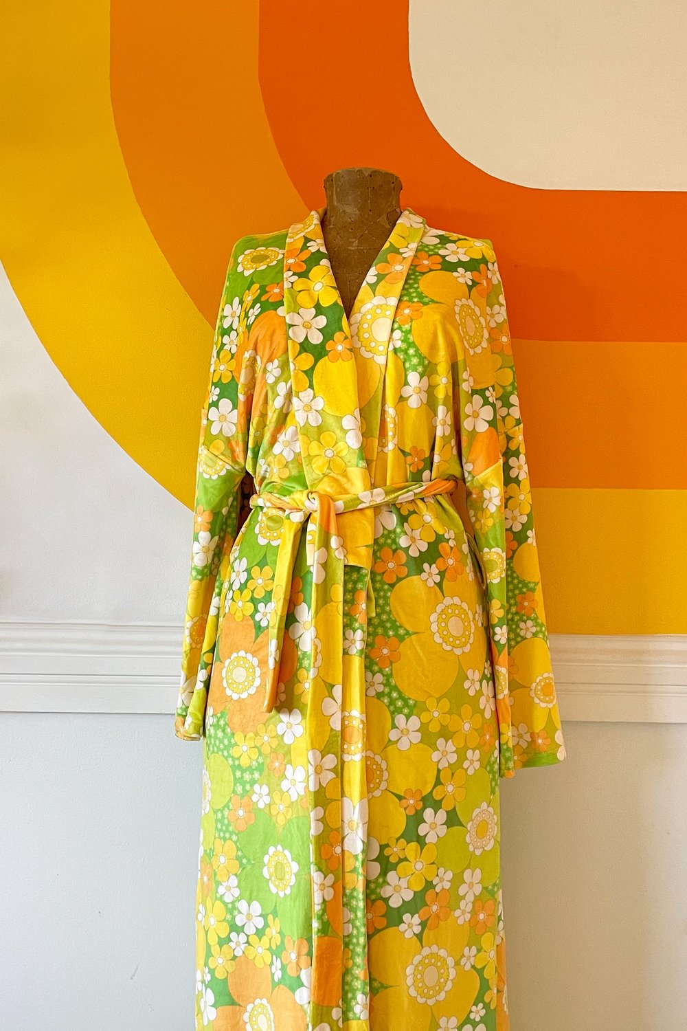 Velvet Dreams Robe In Get Back Green