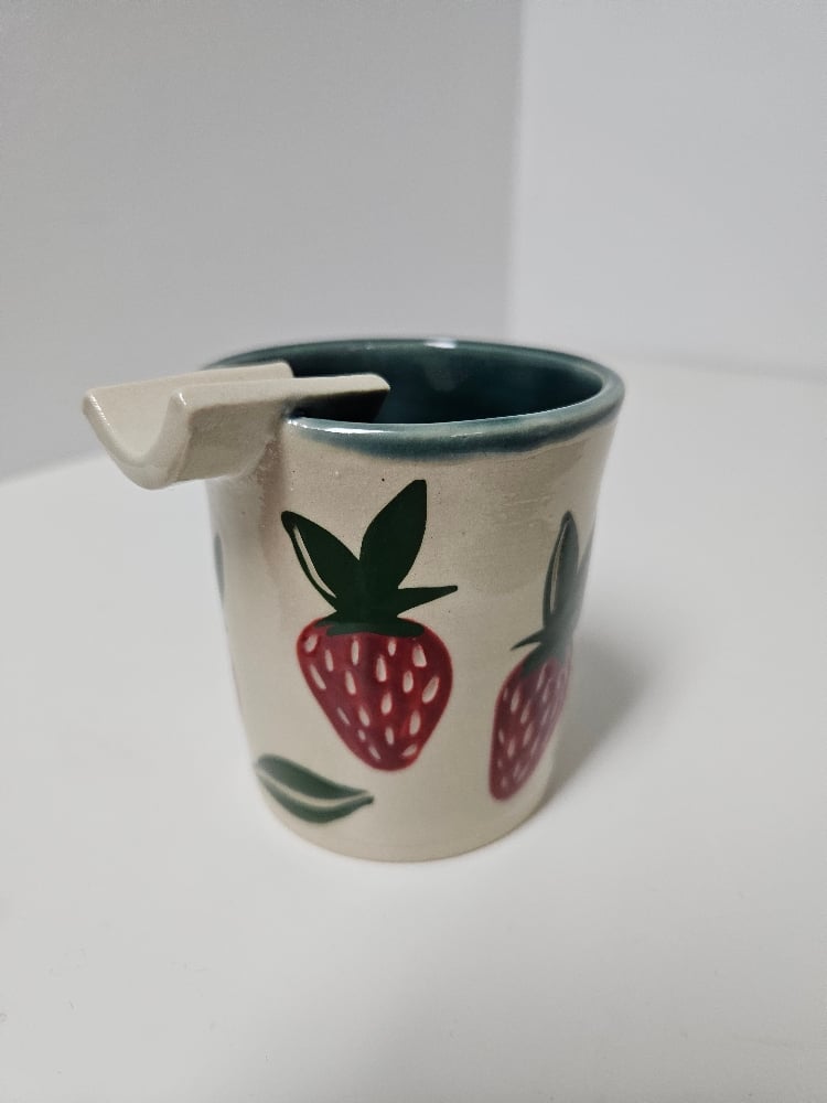 strawb joint ashtray/paint cup (3)