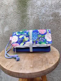 Image 3 of Maxi cartera HORTENSIAS azul