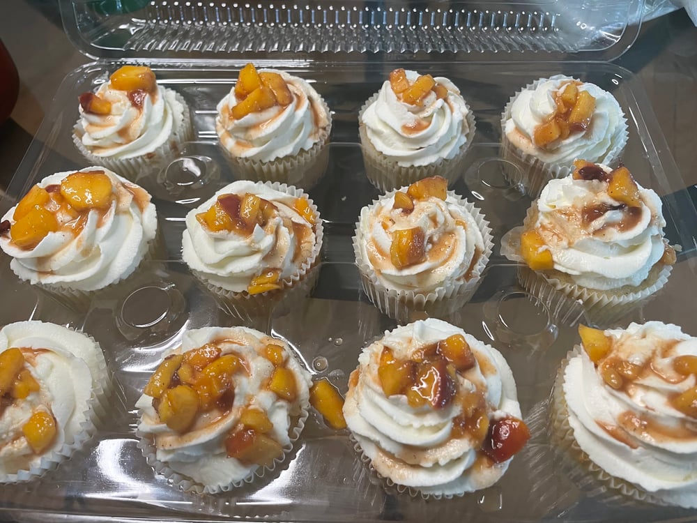 Image of Peaches n cream cupcakes