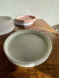 Image 3 of Round concrete trinket tray 