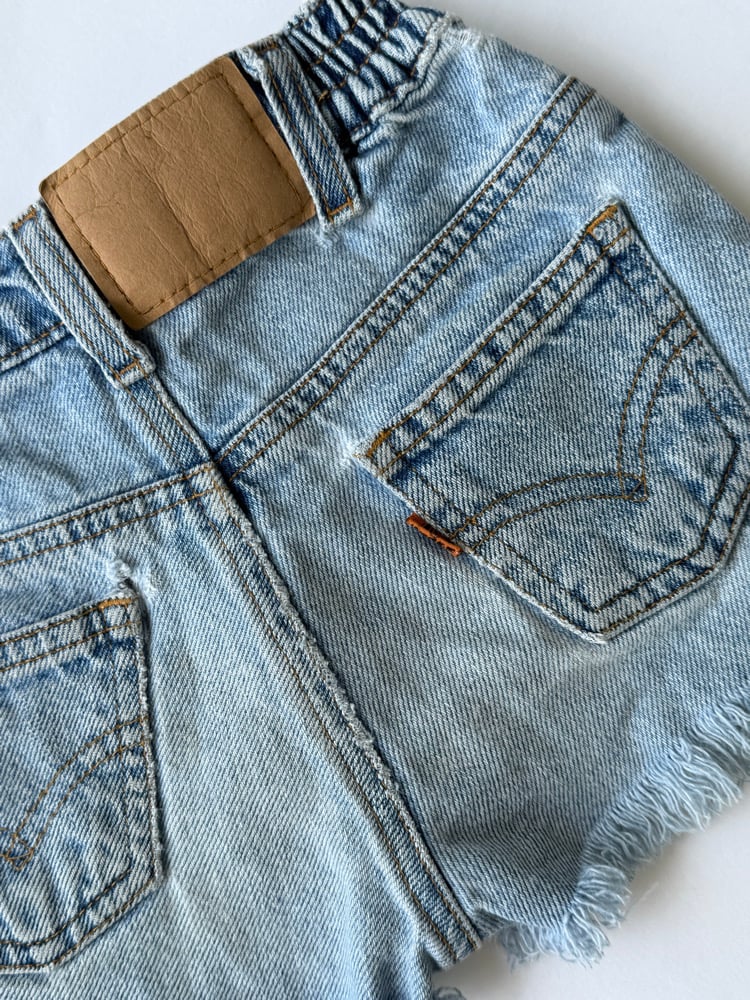 Image of Vintage 566 Levi's Cut Off 3T