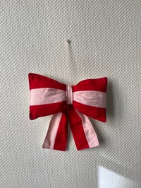 Image 2 of Noeud cerise