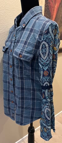 Image 4 of Vintage Funky Blue/White Flannel Shirt Floral Print Sleeves Highland Cow