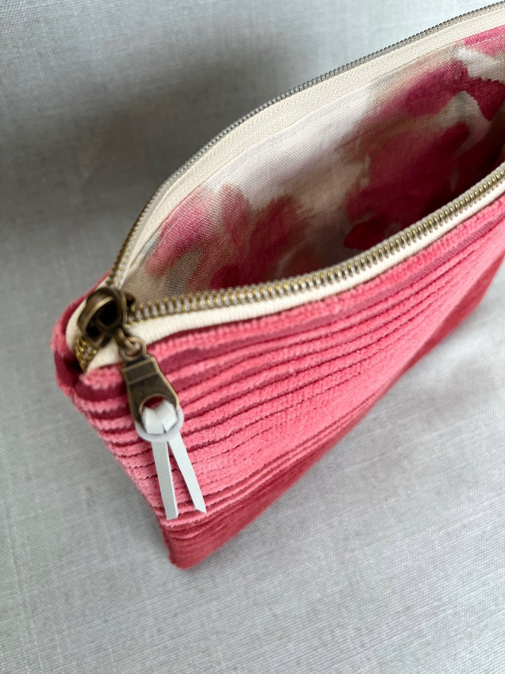 Image of Ruby Striation Clutch