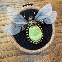 Image 1 of Cameo bee (c, 2.5 inches)