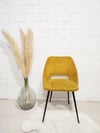 Chaise moumoute jaune