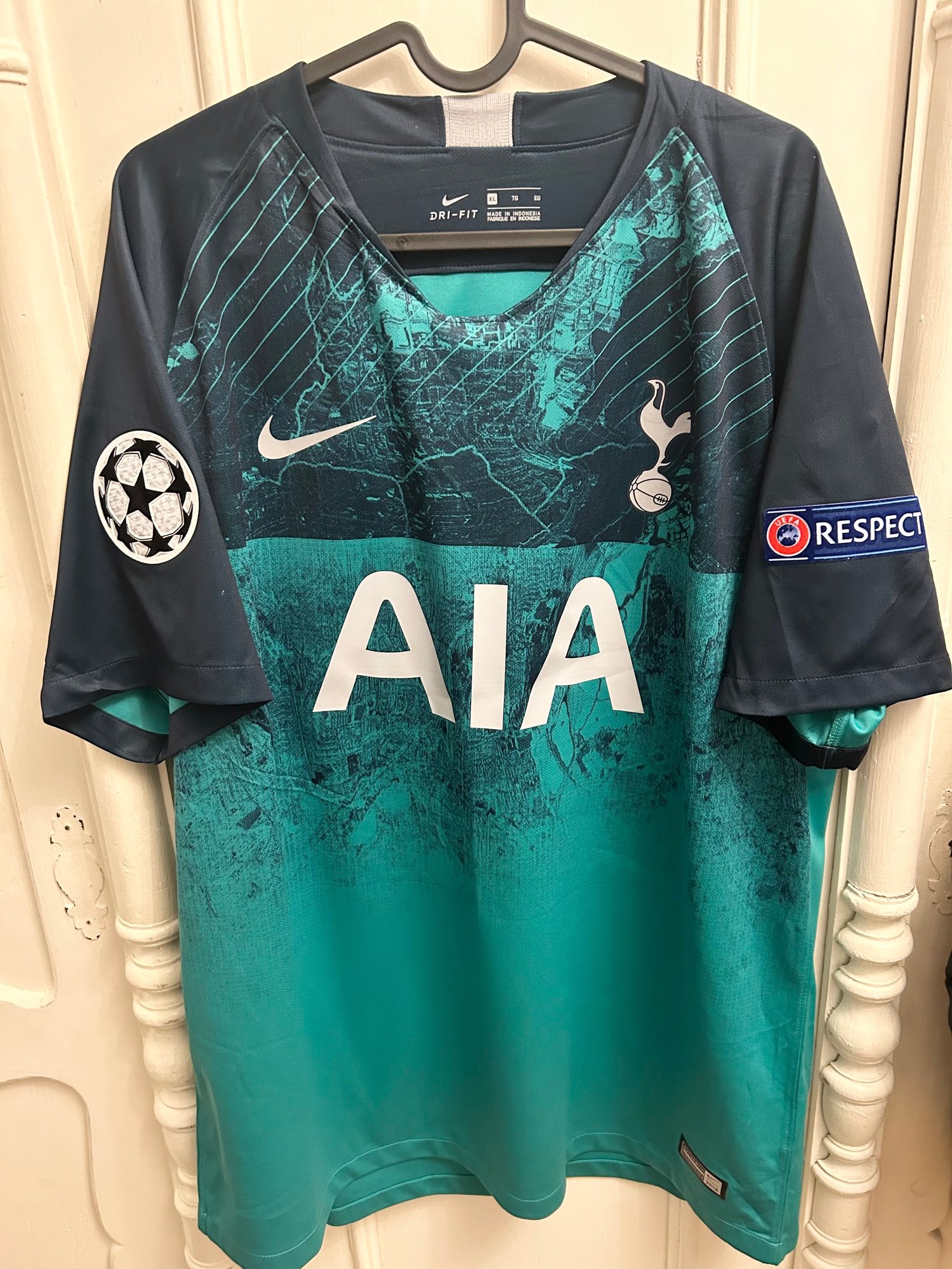 Image of Tottenham Hotspur “LUCAS 27” 2018/19 Third Shirt + patches (XL)