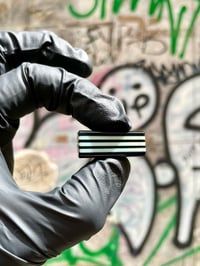 Image 2 of BRICK TIP Opaque Kiwi/Blk