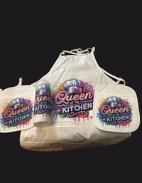 Image 3 of Queen of the Kitchen Apron with pockets