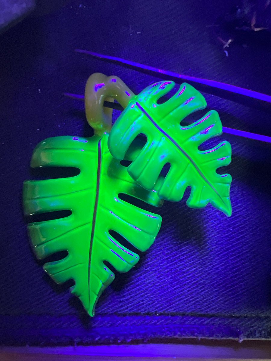 Image of Jungle Sparkle Monstera Leaf Pendant