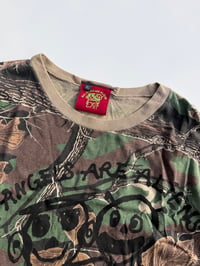 Image 2 of CAMO HUGGING VTG TEE (XL)