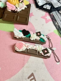 decoden choco keychain comb mirror