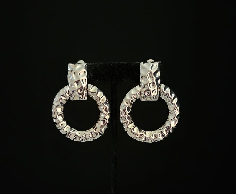 Image of Silver Beaten Circle Clip-On Earrings 