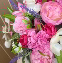 Image 4 of Artificial Hatbox ( only one ) 
