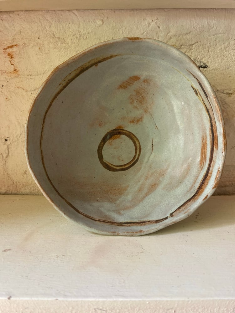 Shallow bowl Image 4