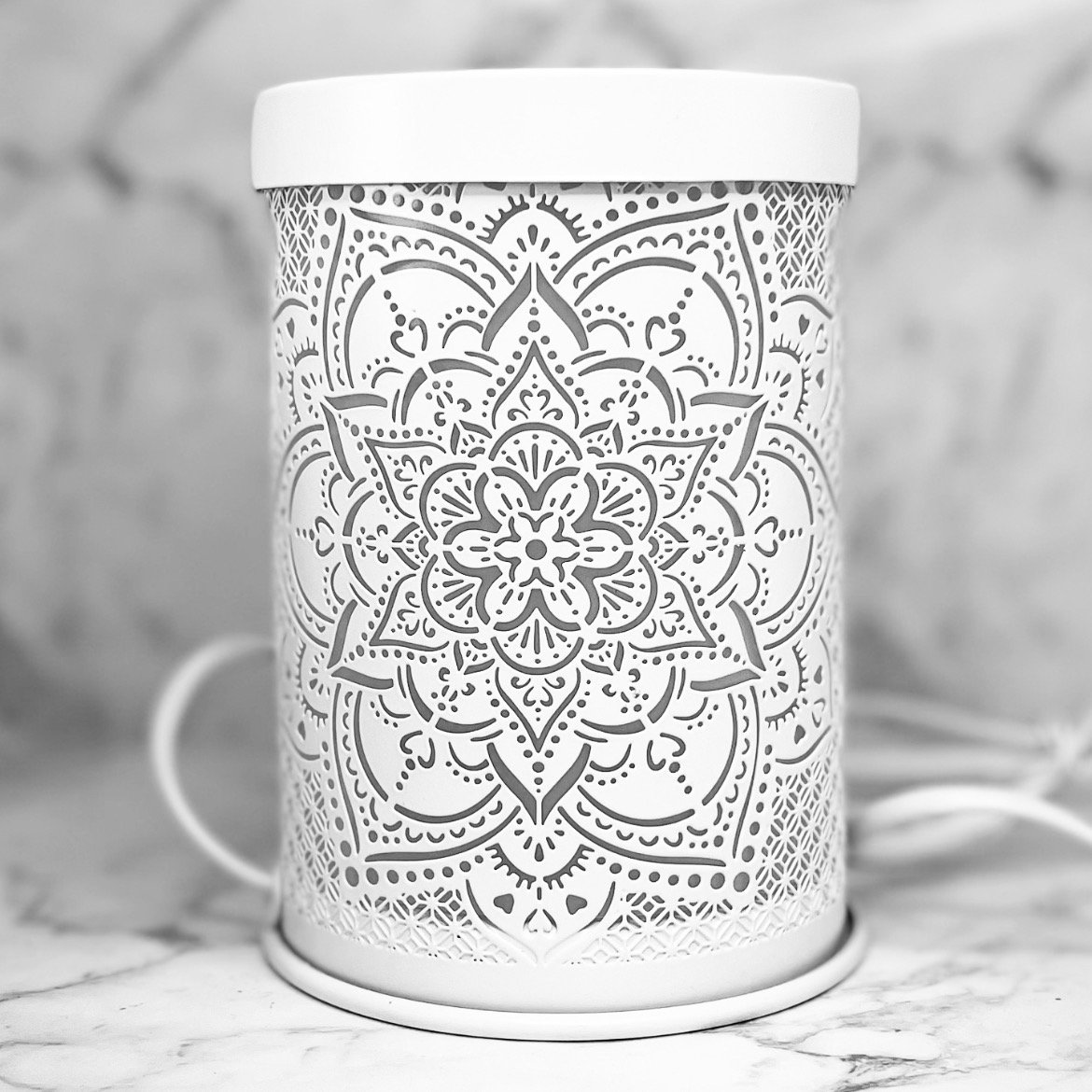 Electric Wax Melt Warmer WHITE MANDALA **4 FREE WAX MELTS** Flicker