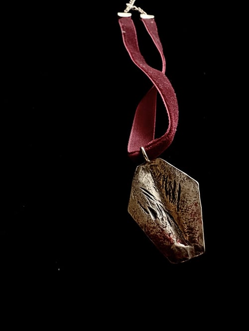 Image of COFFIN DOOR CHOKER