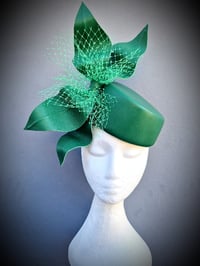 Image 1 of 'Wintah' in Emerald 