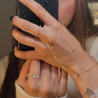 Image 1 of Divina Ray