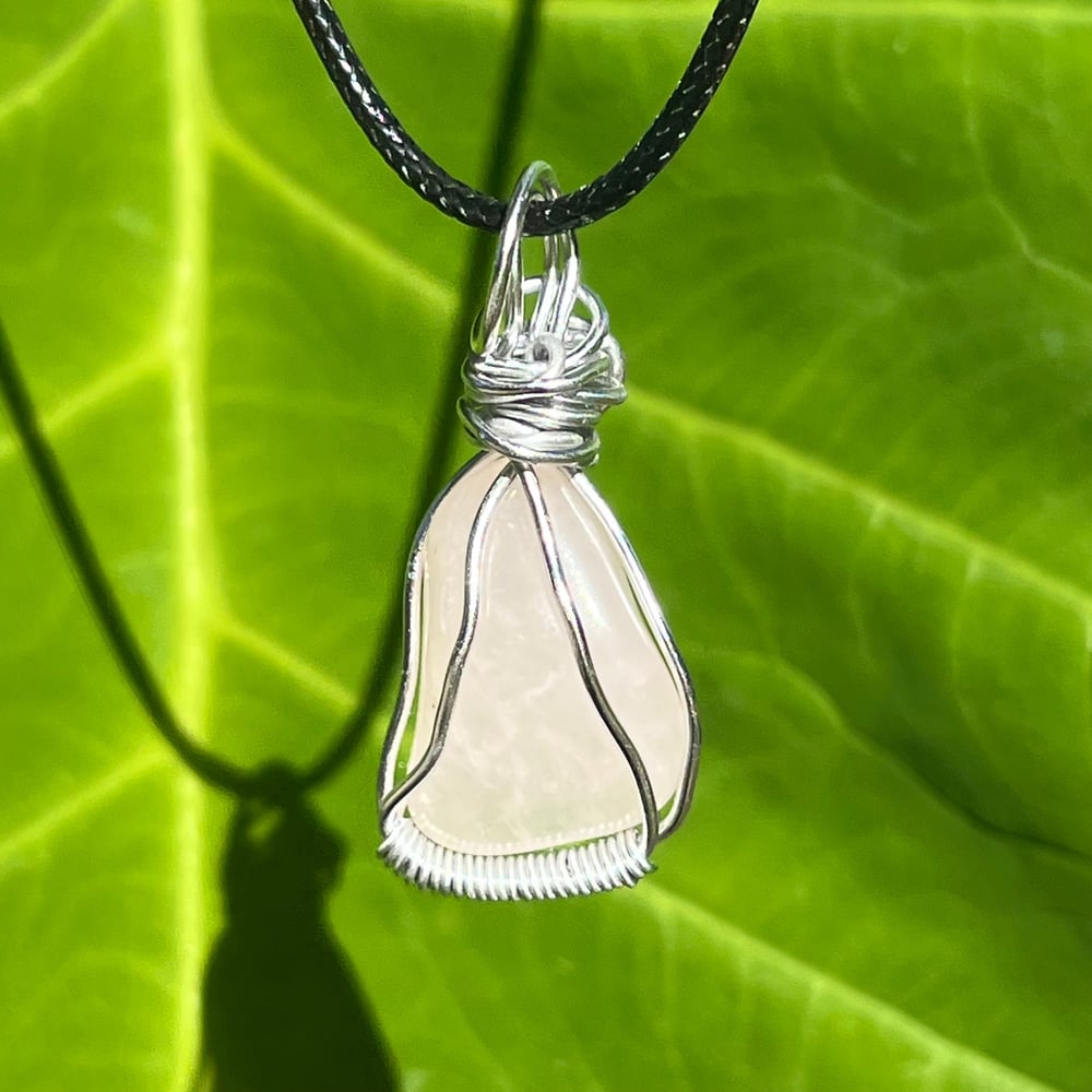 Image of rose quartz mini pendant a