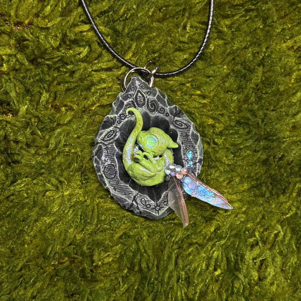 Image of PANDRAGONS ATTRACTION GREEN