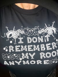 Image 4 of i don’t remember my room anymore