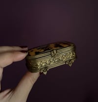 Image 4 of Incroyable petit coffret Napoléon III, laiton, argent et écaille de tortue, XIXÈME siècle 