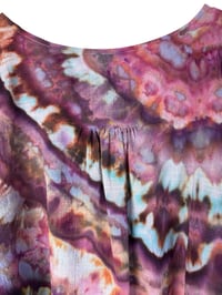 Image 6 of 2XL Cotton Woven Forager Top in Earthy Warm Agate Ice Dye