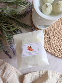 Image 2 of Grapefruit Zest and Aloe 