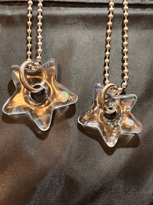 Image of single opal stars