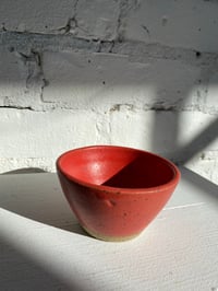 Image 2 of Sam Hewitt / Small Bowl (red)	