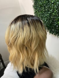 Image 4 of ombré blonde bob 